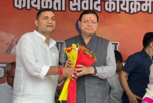 मुख्यमंत्री पुष्कर सिंह धामी से मुलाक़ात कर समस्याओं के समाधान की माँग करते विधायक राम सिंह कैडा